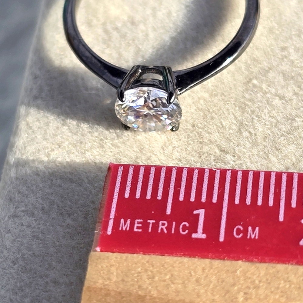 925 Sterling Silver Ring Sz 7 with Moissanite Gemstone 6mm - Picture 8 of 10